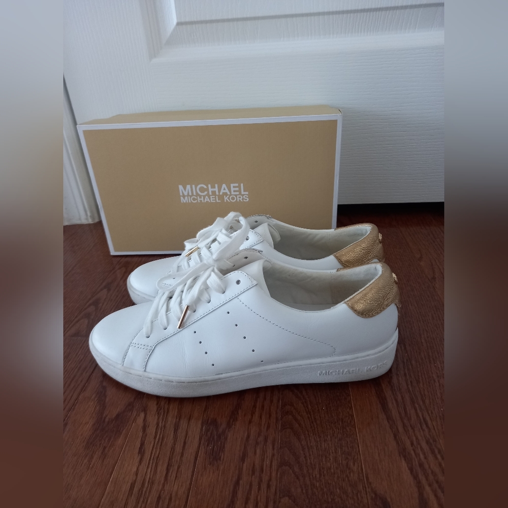 Michael Kors white leather sneakers size 9